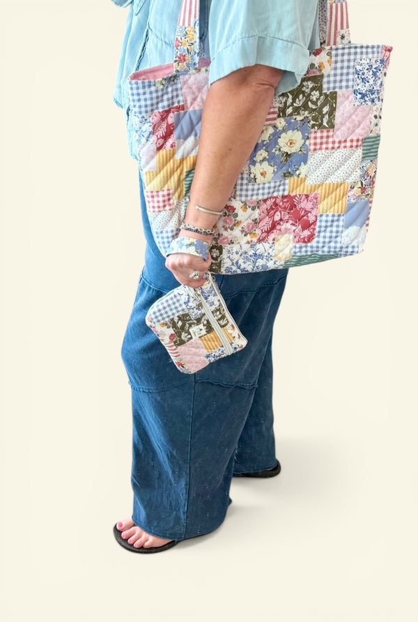 Large Quilted Tote in Coastal Country